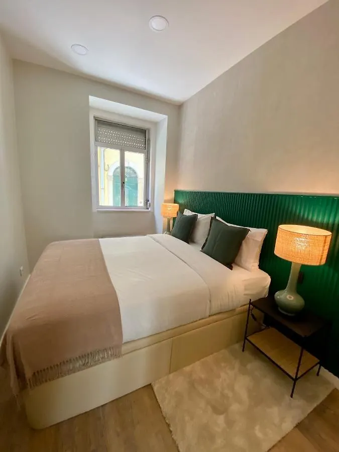 Canarios Apartments Cardal - III Lisbon